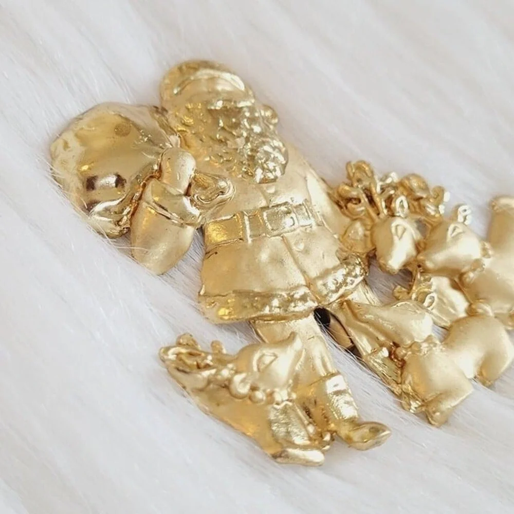 Vintage Santa Claus Brooch Reindeer Brushed Gold Tone 2.25